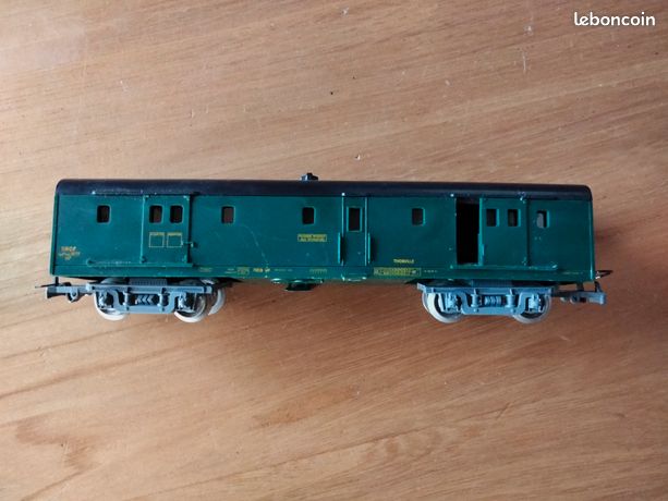 BOITE AVEC TRAIN électrique Jouef fourgon a bagages ref 5420 HO SNCF