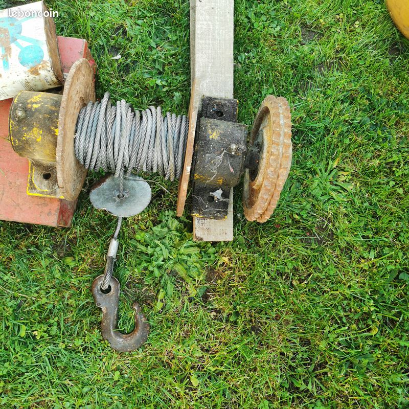 Arbre avec palier, enrouleur de cable et motoréducteur (image 3)