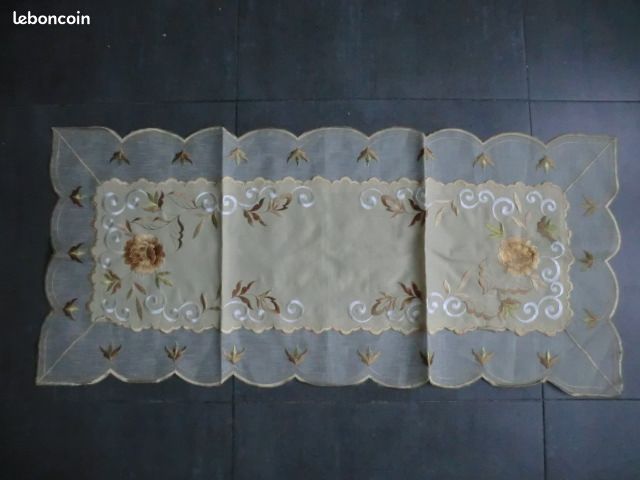 Chemin de table Neuf (image 1)