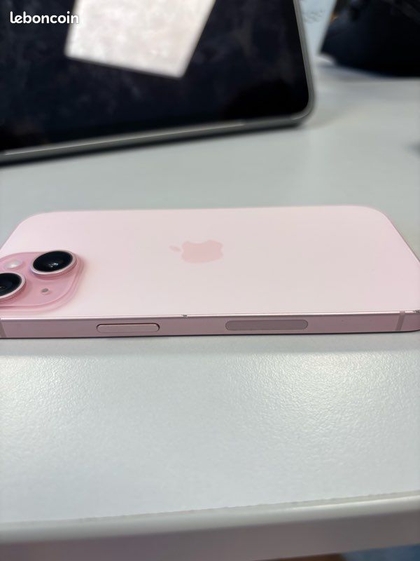 IPhone 15 - 128GO (image 4)