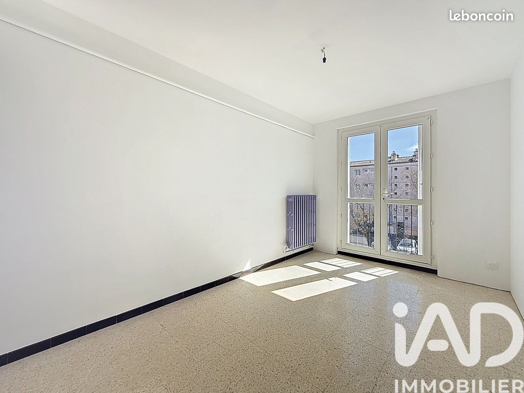 Appartement 4 pièces 76 m² · à Vaison-la-Romaine · 76 m² · 135 000 €