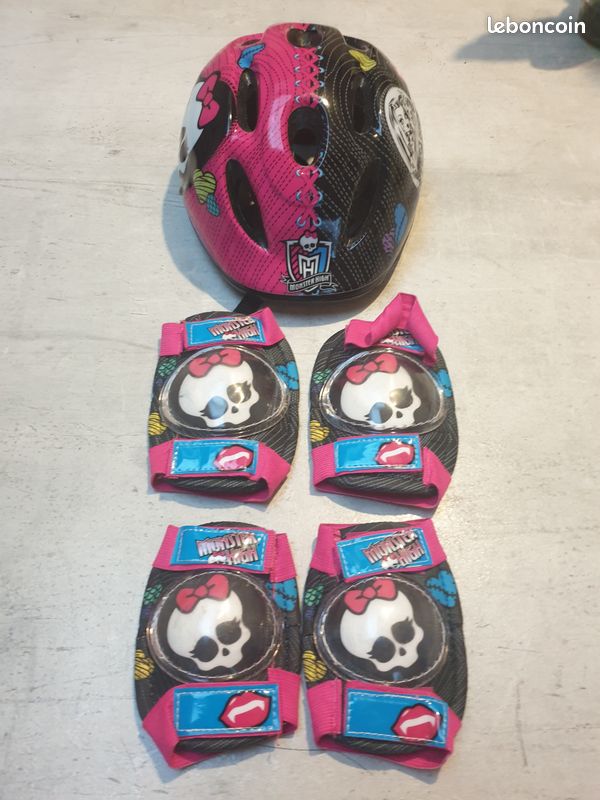 Ensemble casque plus genouillères et coudieres Monster High (image 3)