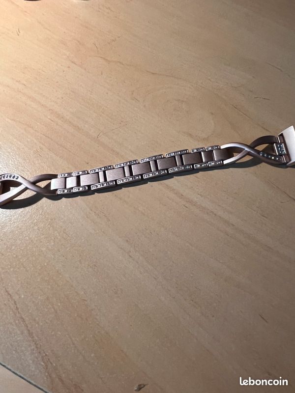 Bracelet montre Fitbit charge 3 (image 2)