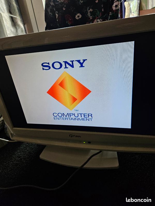 Console Sony PlayStation 1 - Modèle Audiophile SCPH-1002 (image 3)