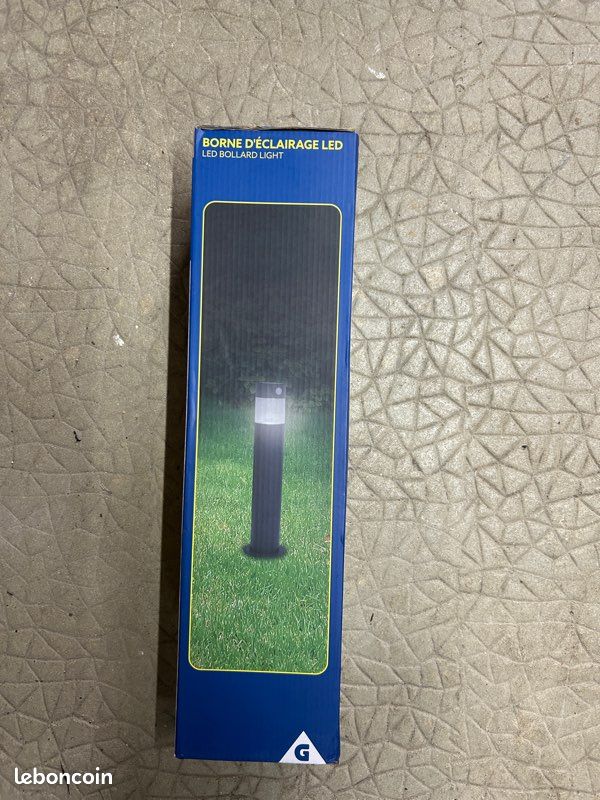 12 Bornes d’éclairage led solaire avec détecteur de mouvement 15e (image 2)