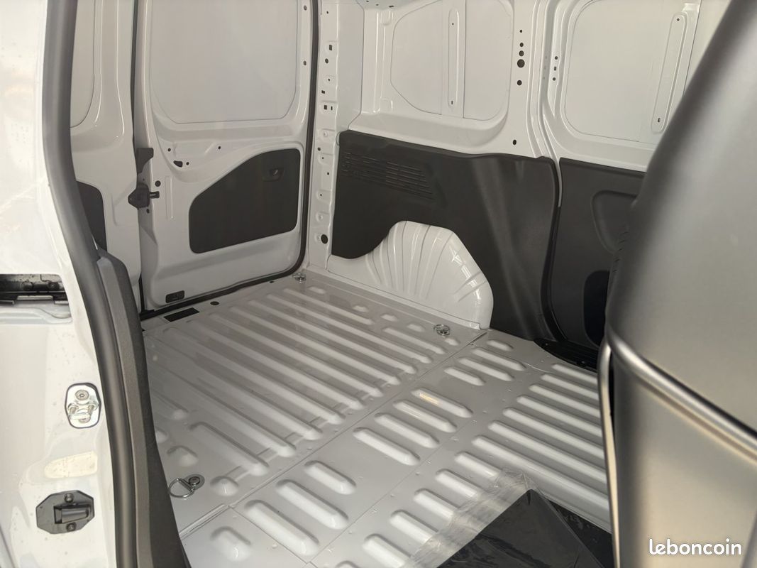 Peugeot Partner (3) M Charge utile majorée Diesel 130 ch Auto + 4X4 DANGEL + CARPLAY (PAS DE TVA) (image 10)