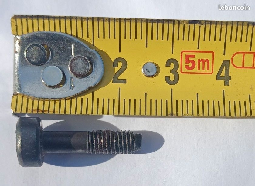 Boulon "noir" 25x4.35 a emprunt torx (image 2)