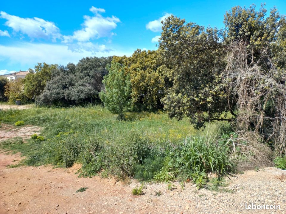 Terrain 300 m² · à La Ciotat · 250 000 €