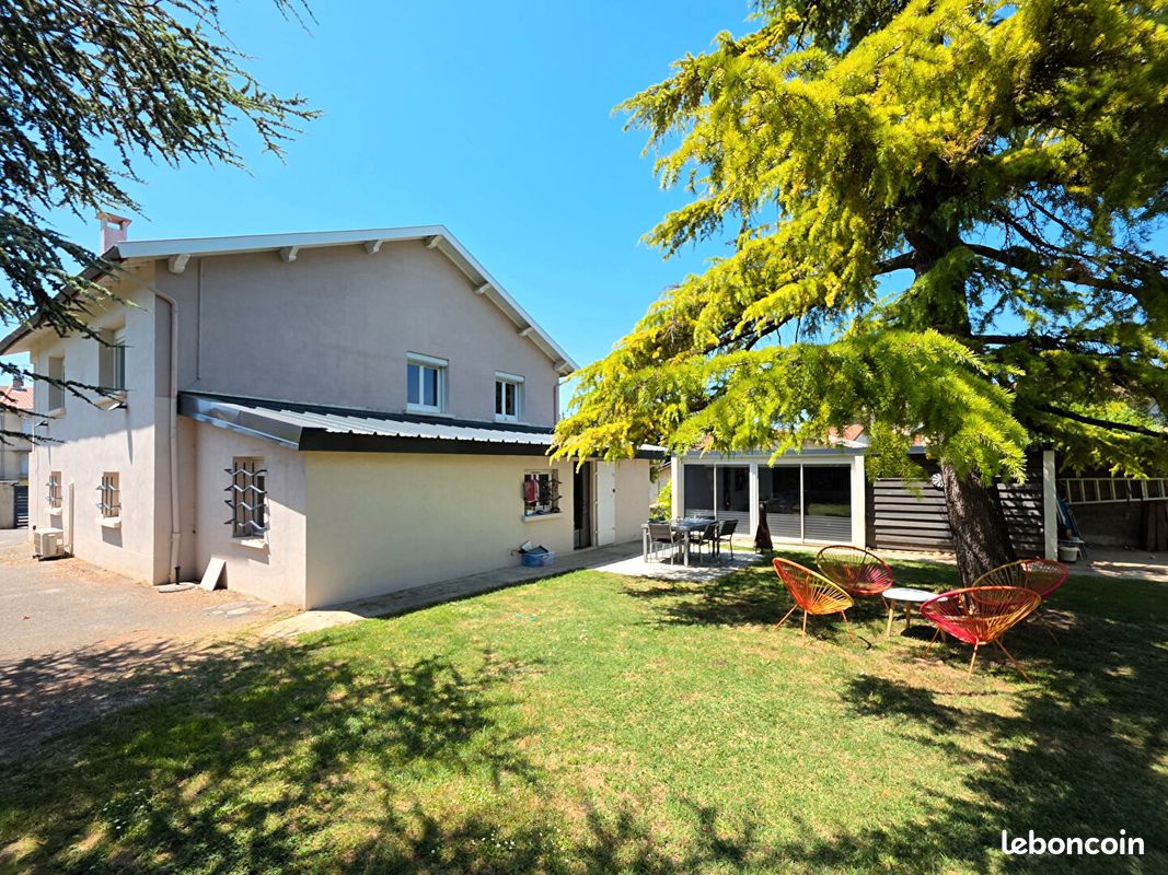 Maison 6 pièces 152 m² · à Chatuzange-le-Goubet · 152 m² · 375 000 €