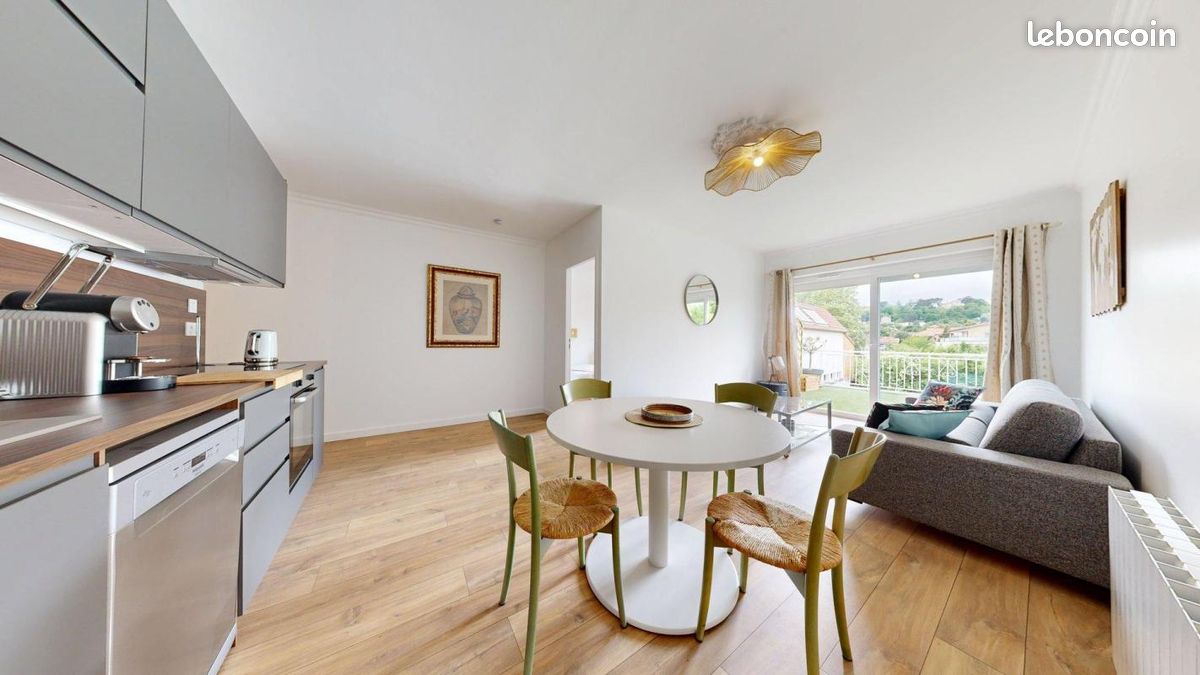 Appartement 4 pièces 90 m² · à Saint-Genis-Laval · 90 m² · 1 500 €