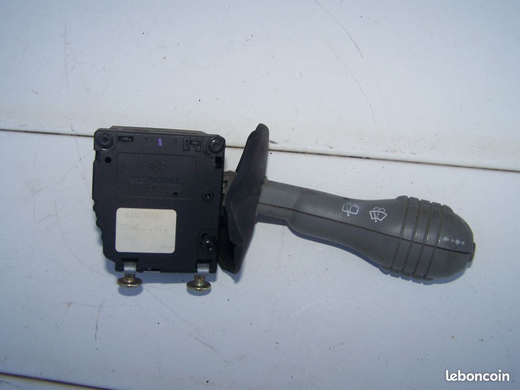 Commodo essui glaces twingo 1 phase 2 (image 1)
