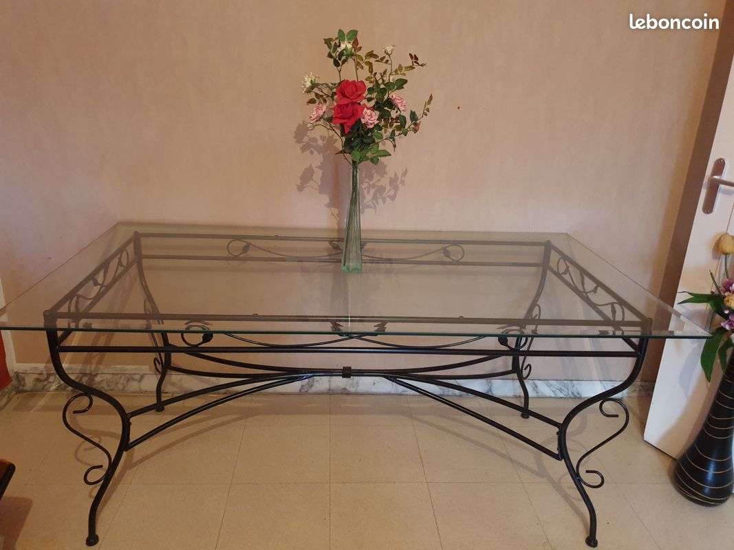 Belle table en fer forgé (image 1)