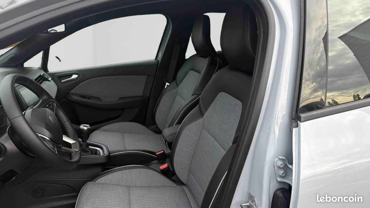 Renault Clio V TCe 90 ch GSR2 Techno (image 11)