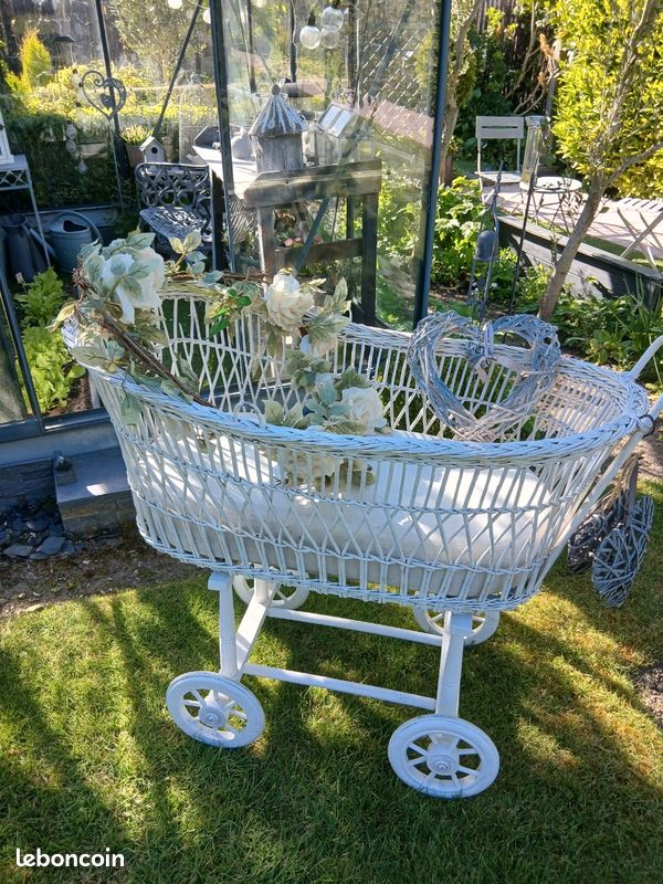 Berceau ancien style Moise (image 1)