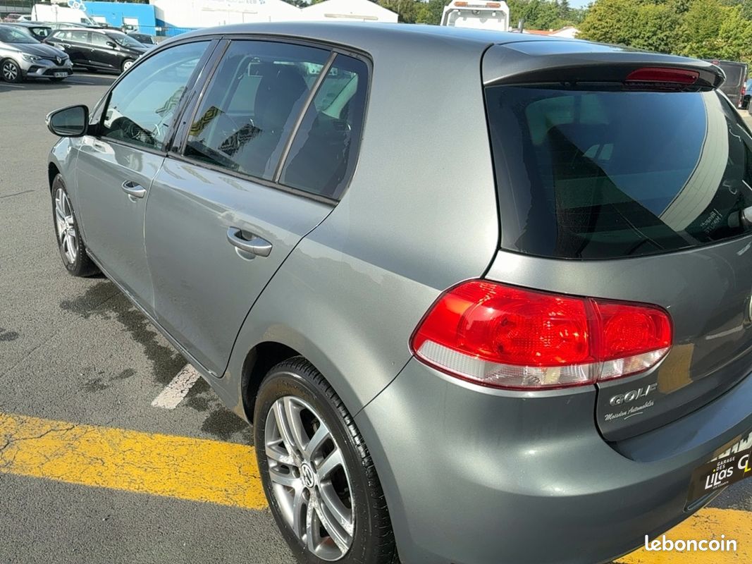 Volkswagen Golf 1.6 TDI 105ch FAP Confortline 5p (image 4)