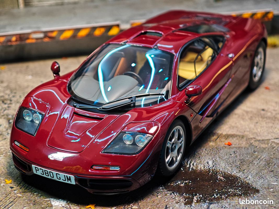 Minichamps 1:43 McLaren F1 Roadcar sombre rouge CK44568 modèle voiture
