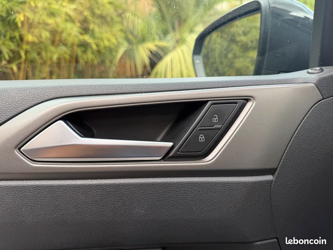 Volkswagen POLO VI Confortline Business / Apple CarPlay / Régulateur de vitesse (image 38)