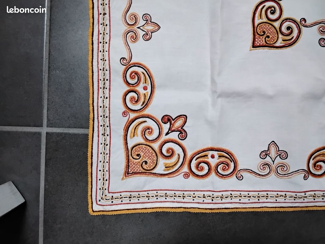 Nappe ancienne avec monogramme - Linge de maison