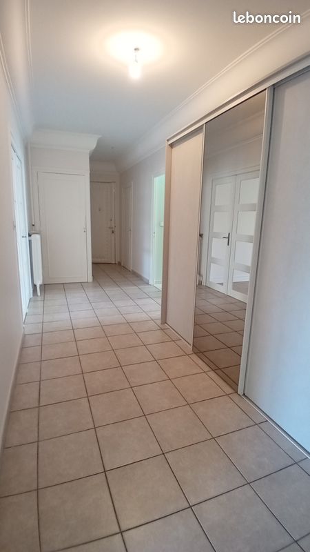Appartement 3 pièces 106 m² · à Grenoble · 106 m² · 1 240 €