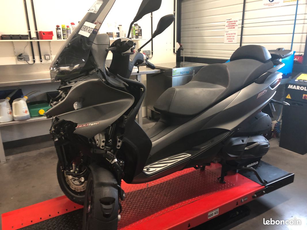 Nombreuses pièces de PIAGGIO 500 MP3 à la vente 1 (image 4)