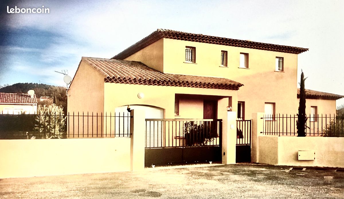 Maison 7 pièces 225 m² · à Brignoles · 225 m² · 2 300 €/mois