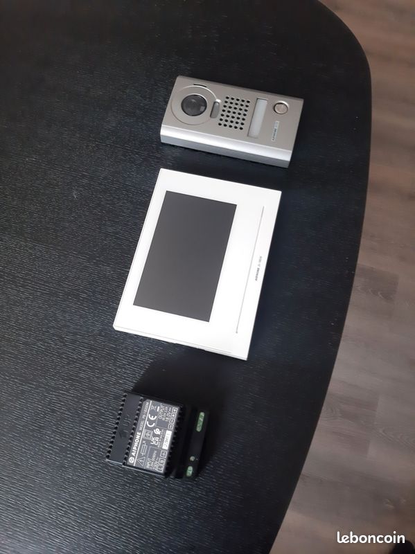 Kit Portier Vidéo AIPHONE JOS1VW - Écran 7, Wi-Fi Intégré, Platine Saillie, Neuf
