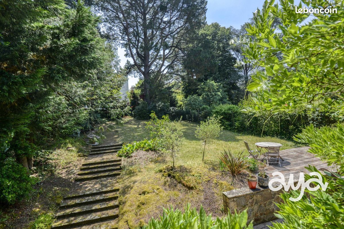 Maison 8 pièces 242 m² · à Saint-Sébastien-sur-Loire · 242 m² · 590 000 €