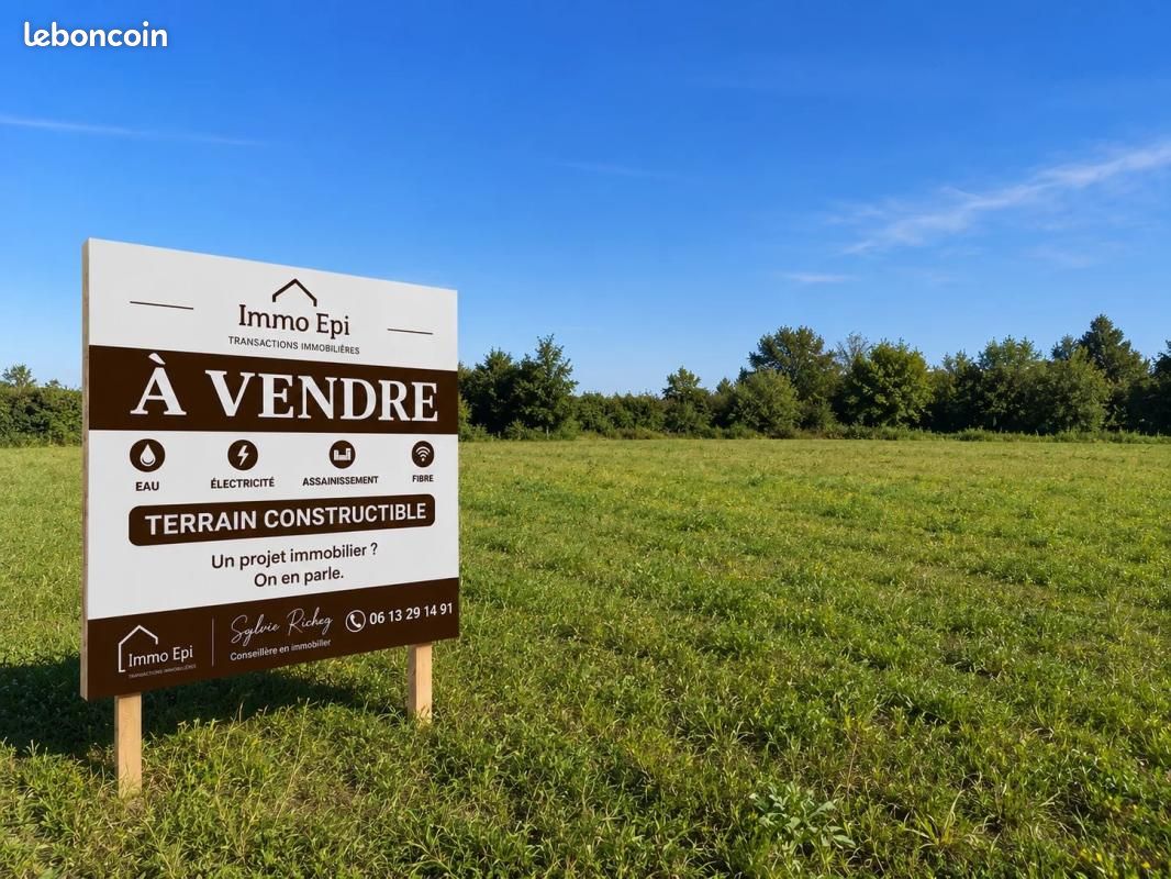 Terrain 1 290 m² Chinon · 23 990 €