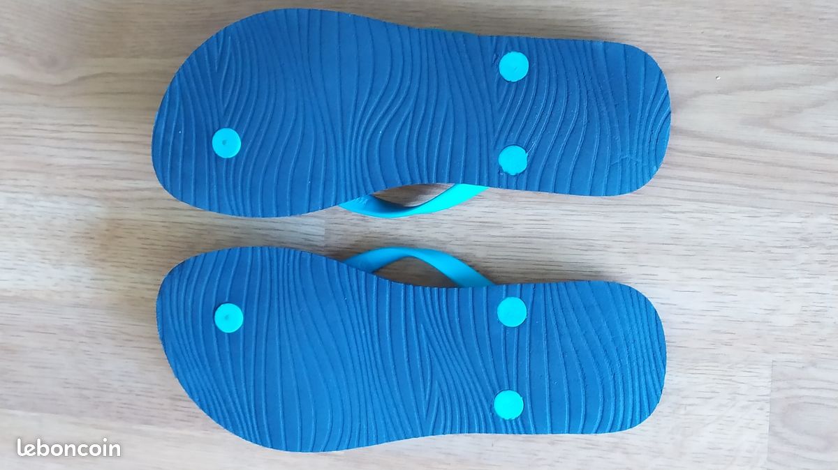 Tongs bleues 35-36 comme neuves (image 2)