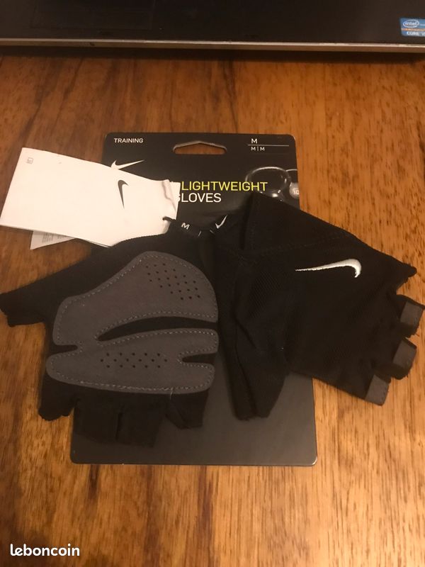 Gants fitness Nike taille M (image 1)