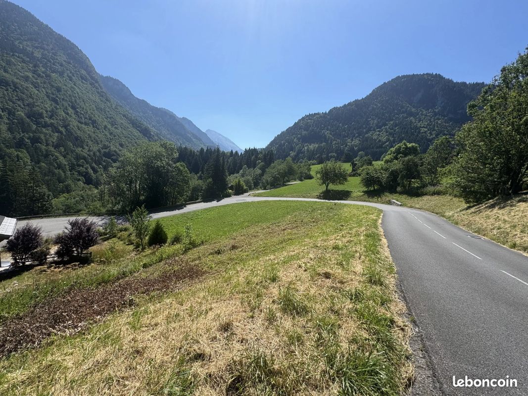 Terrain 1518 m² · à Vacheresse · 1 518 m² · 128 000 €