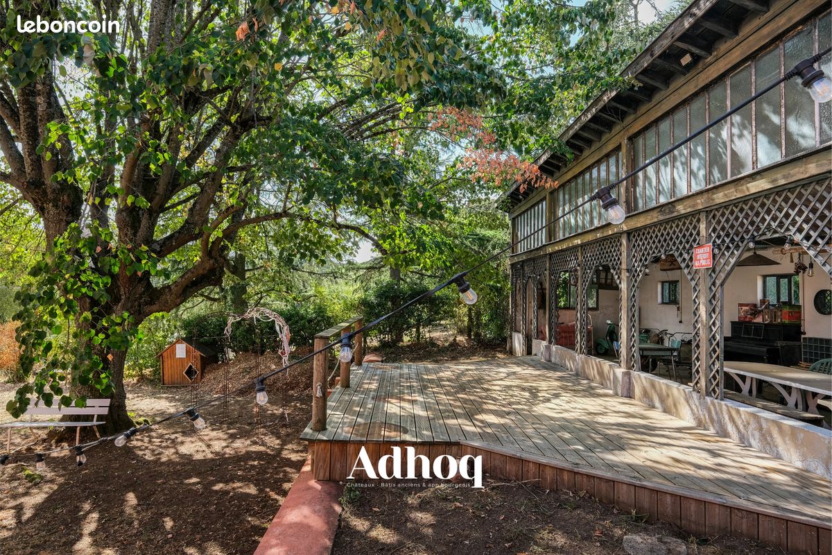 Maison 11 pièces 360 m² · à Thurins · 360 m² · 750 000 €