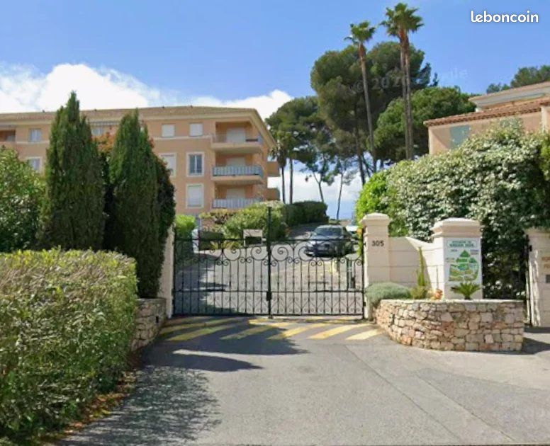 Parking 15 m² · à Biot · 15 m² · 170 €/mois