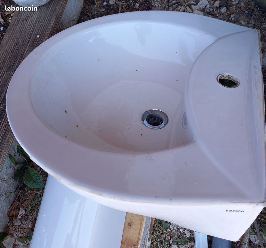 Lavabo sur colonne (image 1)