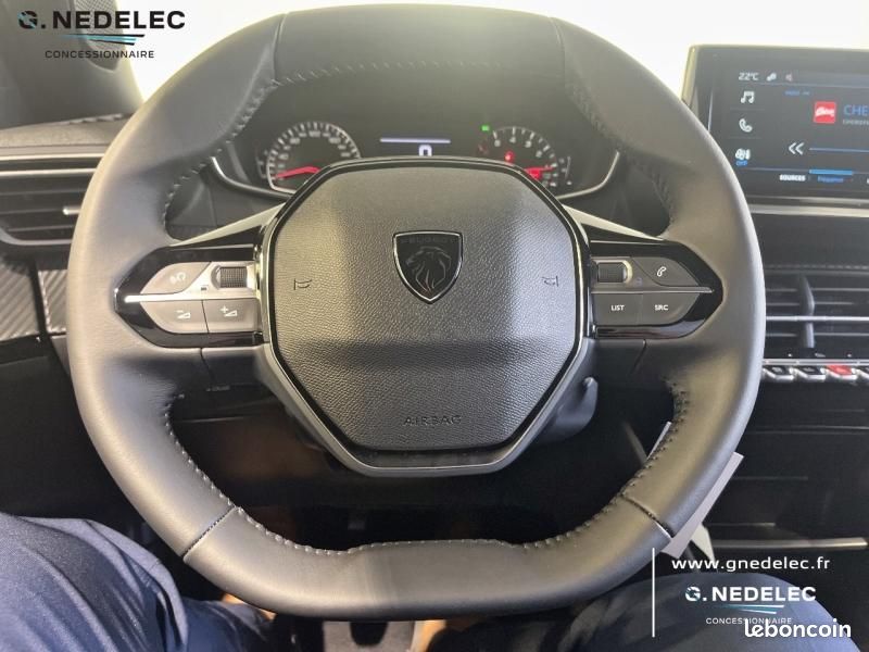 Peugeot 2008 1.2 Turbo 100ch Style (image 20)