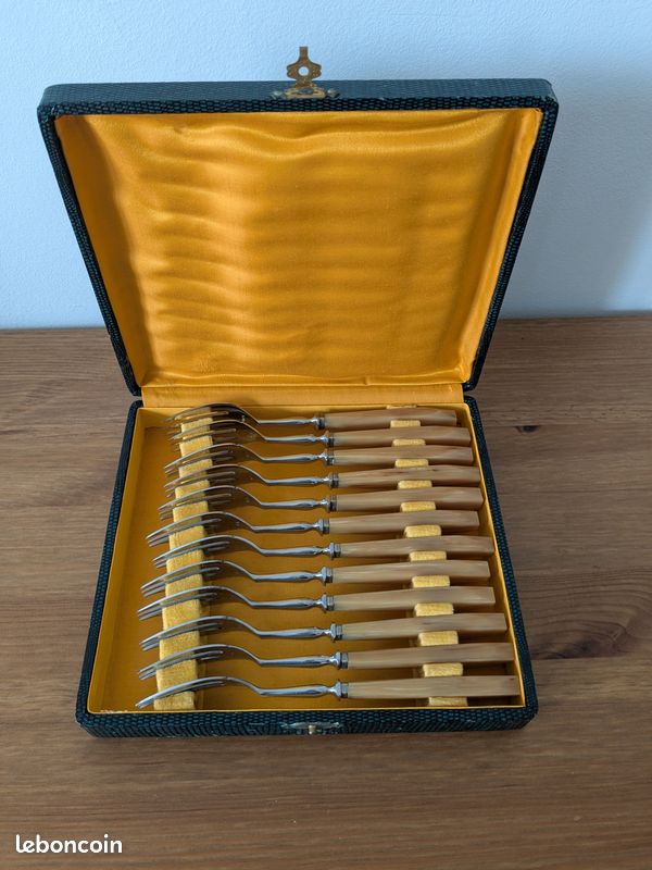 Lot De 12 Fourchettes à Dessert Vintage - Dans Leur Boîte - Métal Argenté