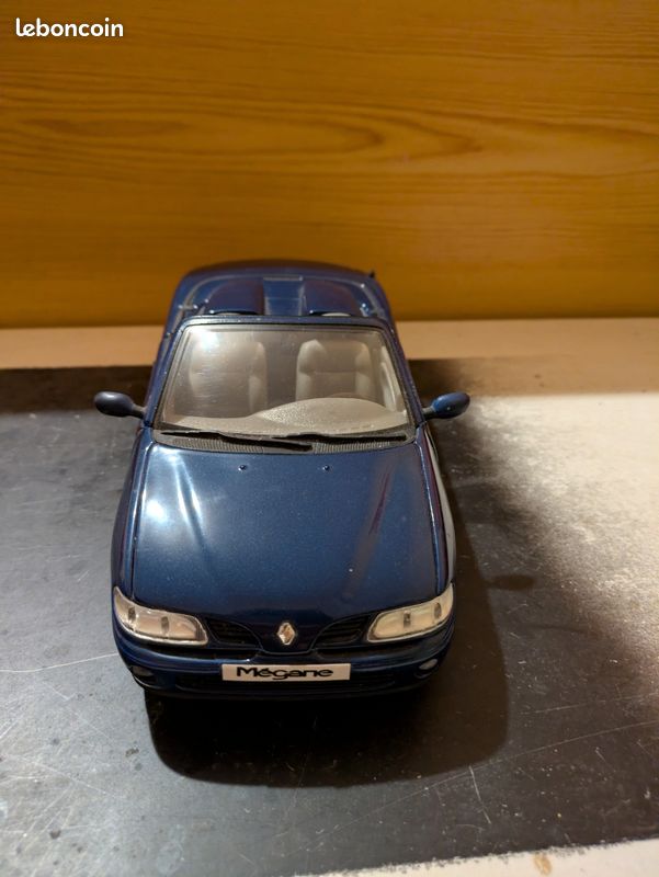 Renault Megane Coupé 2.0 16V 1:18 1995 | Jagersma Miniaturen
