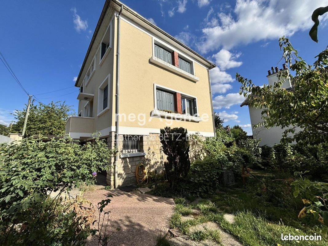 Maison 8 pièces 121 m² · à Saint-Leu-la-Forêt · 121 m² · 395 000 €