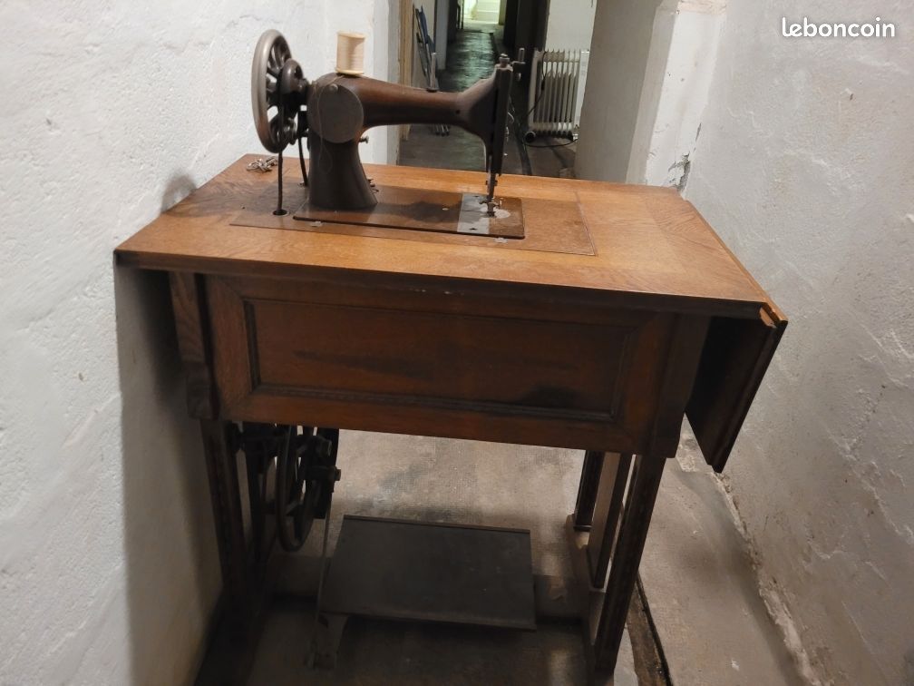 Machine à coudre (image 1)