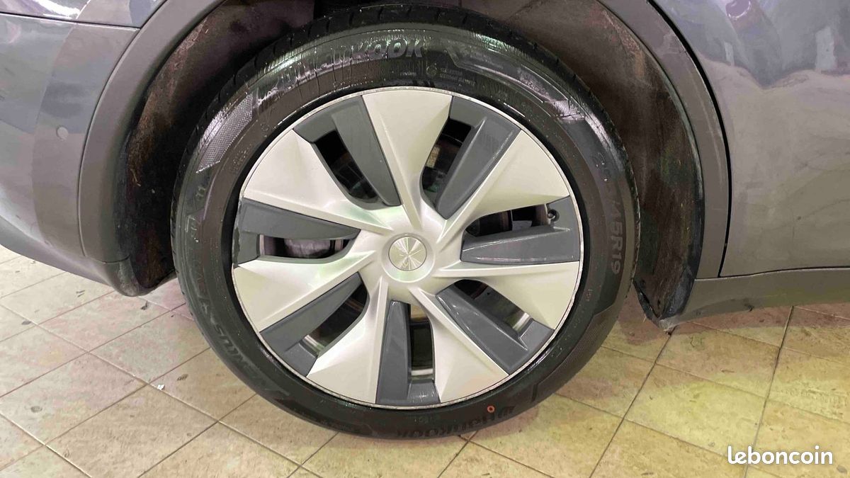 TESLA MODEL Y Long-Range Dual Motor AWD (image 26)