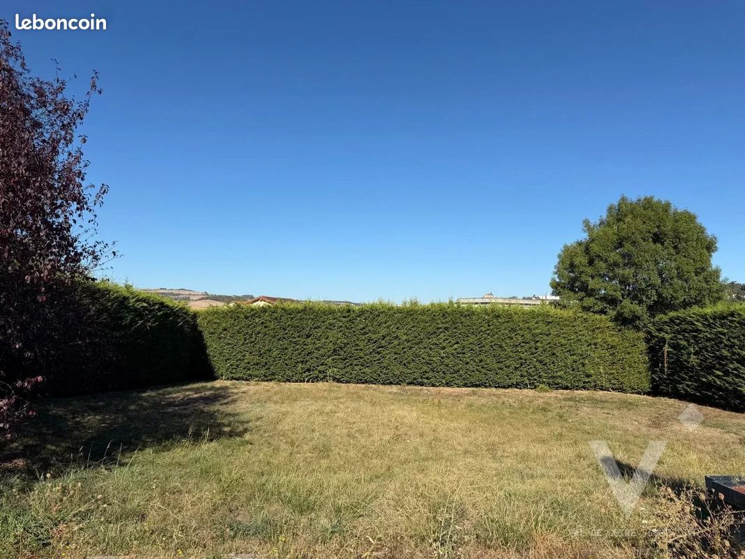 Terrain 800 m² · à Saint-Priest-en-Jarez · 800 m² · 179 000 €