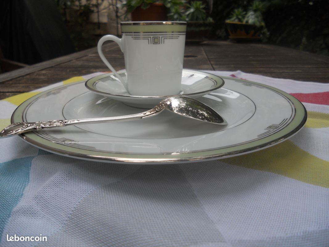 Tasses à café en porcelaine PHILIPPE DESHOULIERS et SOLOGNE (image 1)