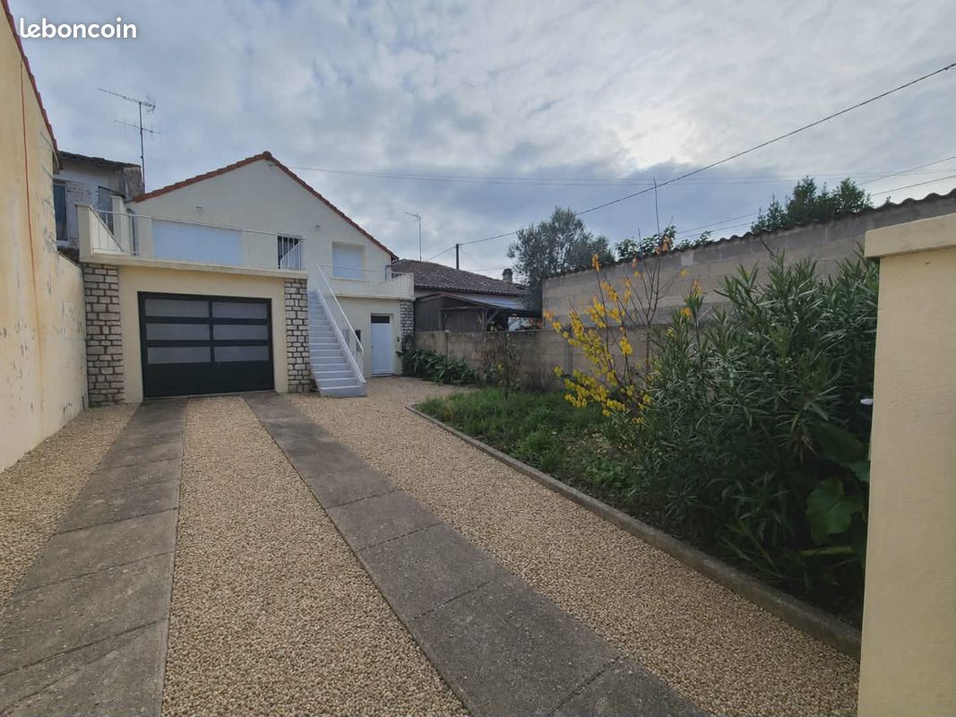Immeuble 5 pièces 200 m² · à Cognac · 200 m² · 275 000 €