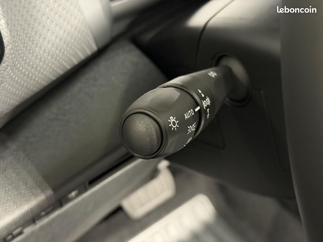 CITROEN C4 III (2) 1.2 HYBRIDE 145 MAX e-DCS6 PACK HIVER TOIT OUVRANT (image 33)