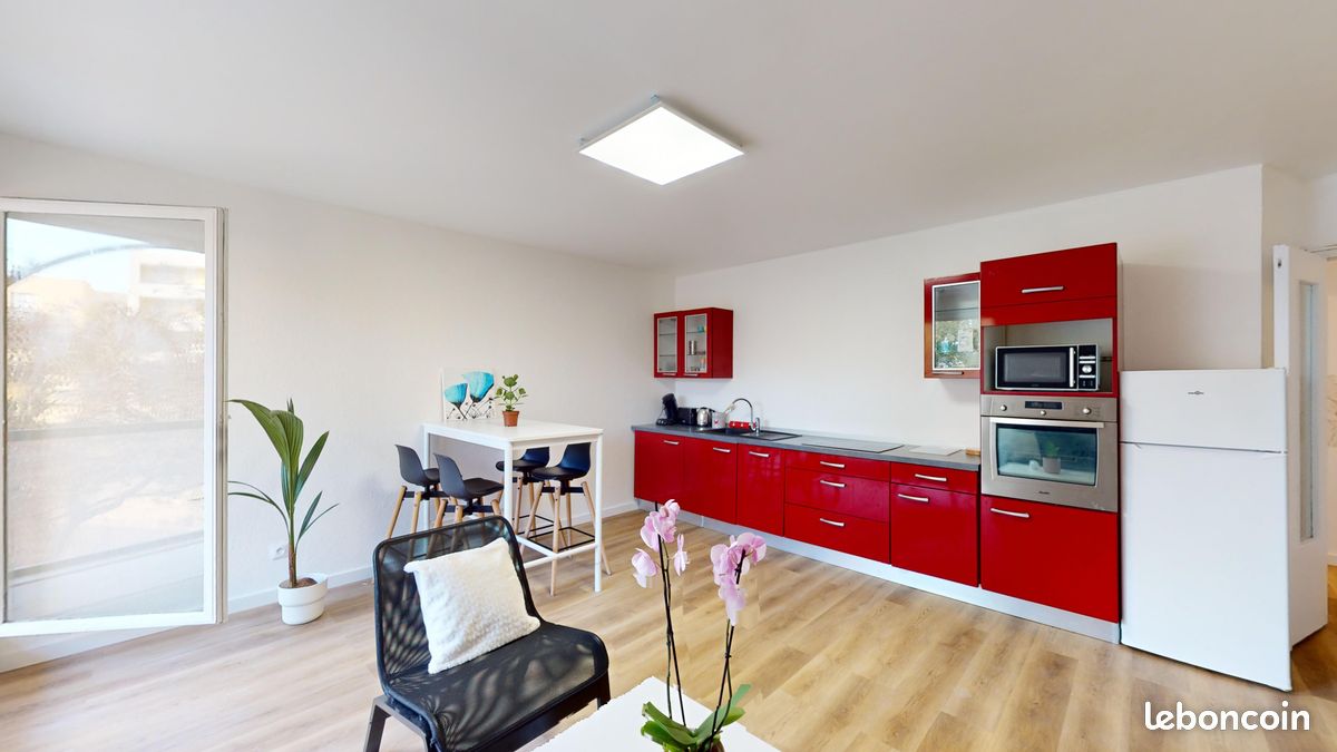 Appartement 5 pièces 84 m² · à Bron · 84 m² · 225 000 €