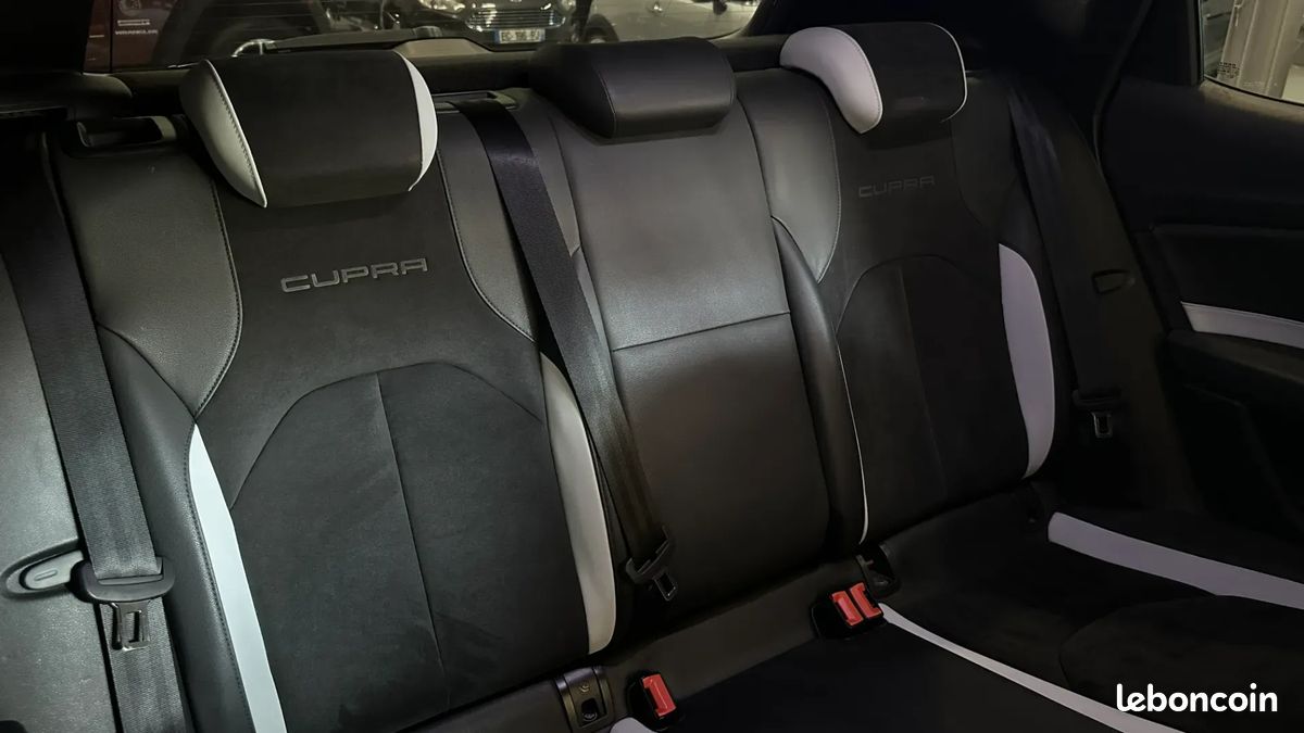 Seat Leon 2.0 280ch Cupra - Suivi complet - Sièges chauffants - Flexfuel (Éthanol) - Seat Sound - Modes de conduite (image 16)