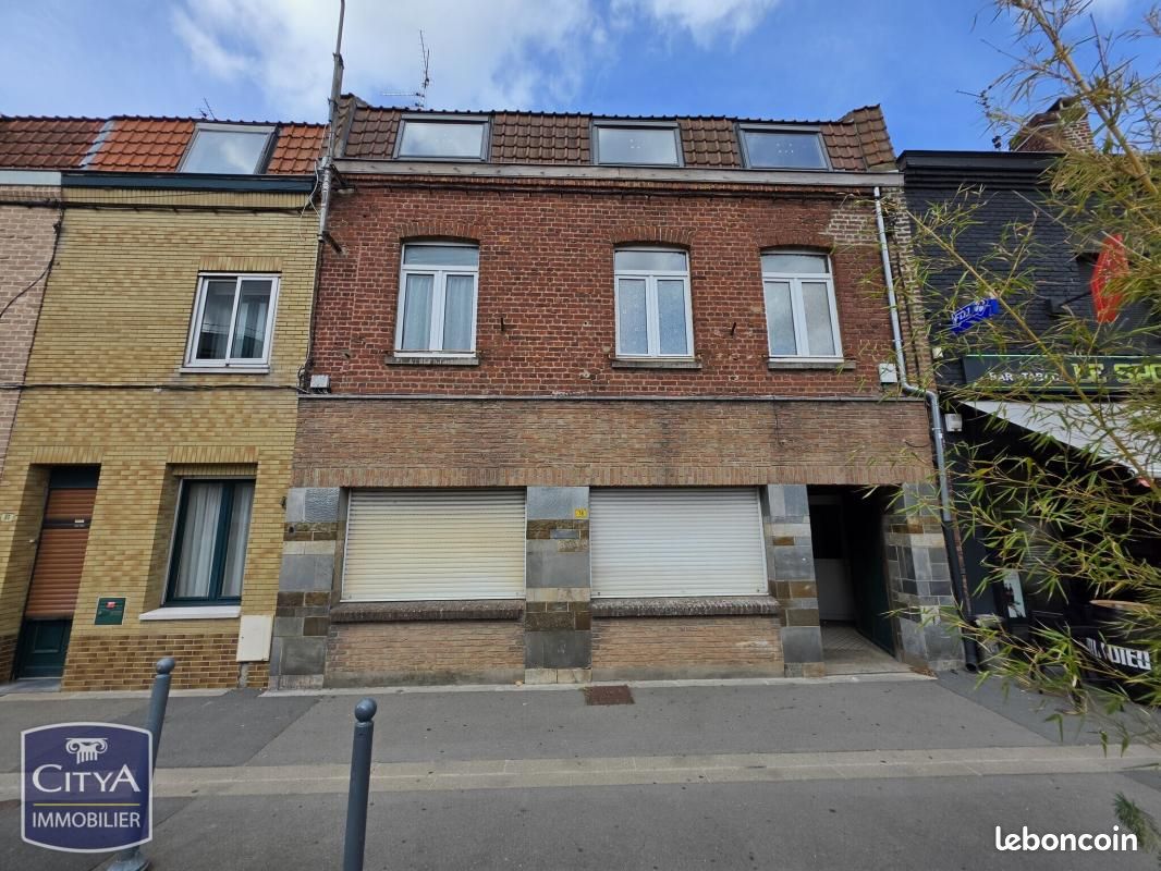 Immeuble 157 m² · à Pérenchies · 157 m² · 320 000 €