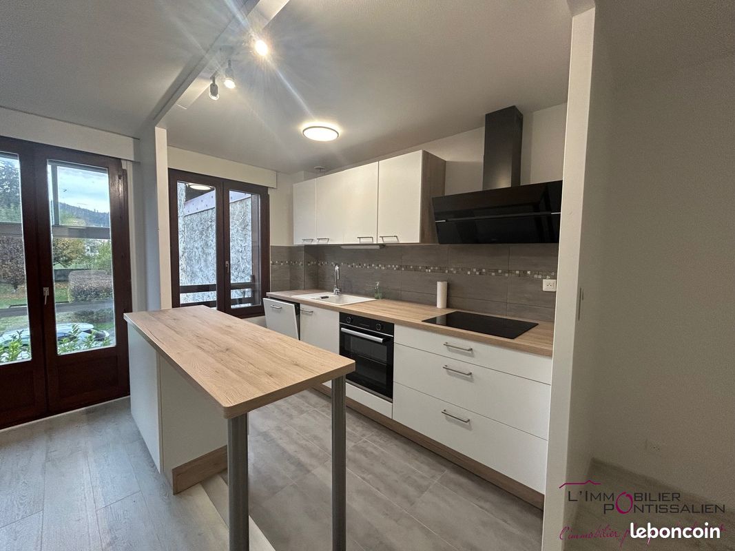 Appartement 2 pièces 67 m² · à Pontarlier · 67 m² · 995 €