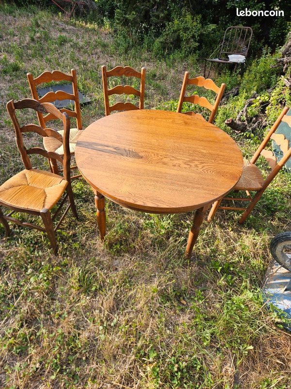 Table bois +5 chaises (image 1)