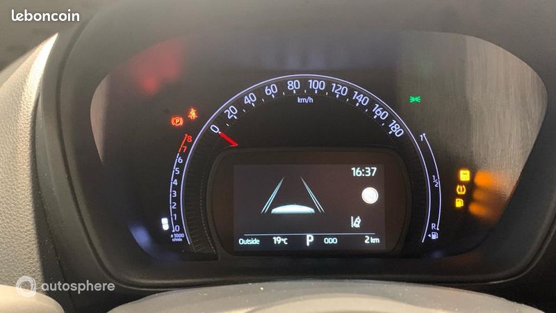 Toyota Aygo X 1.0 VVT-i 72ch Design S-CVT MY24 (image 9)